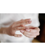 Jak dbać o pierścionek zaręczynowy?